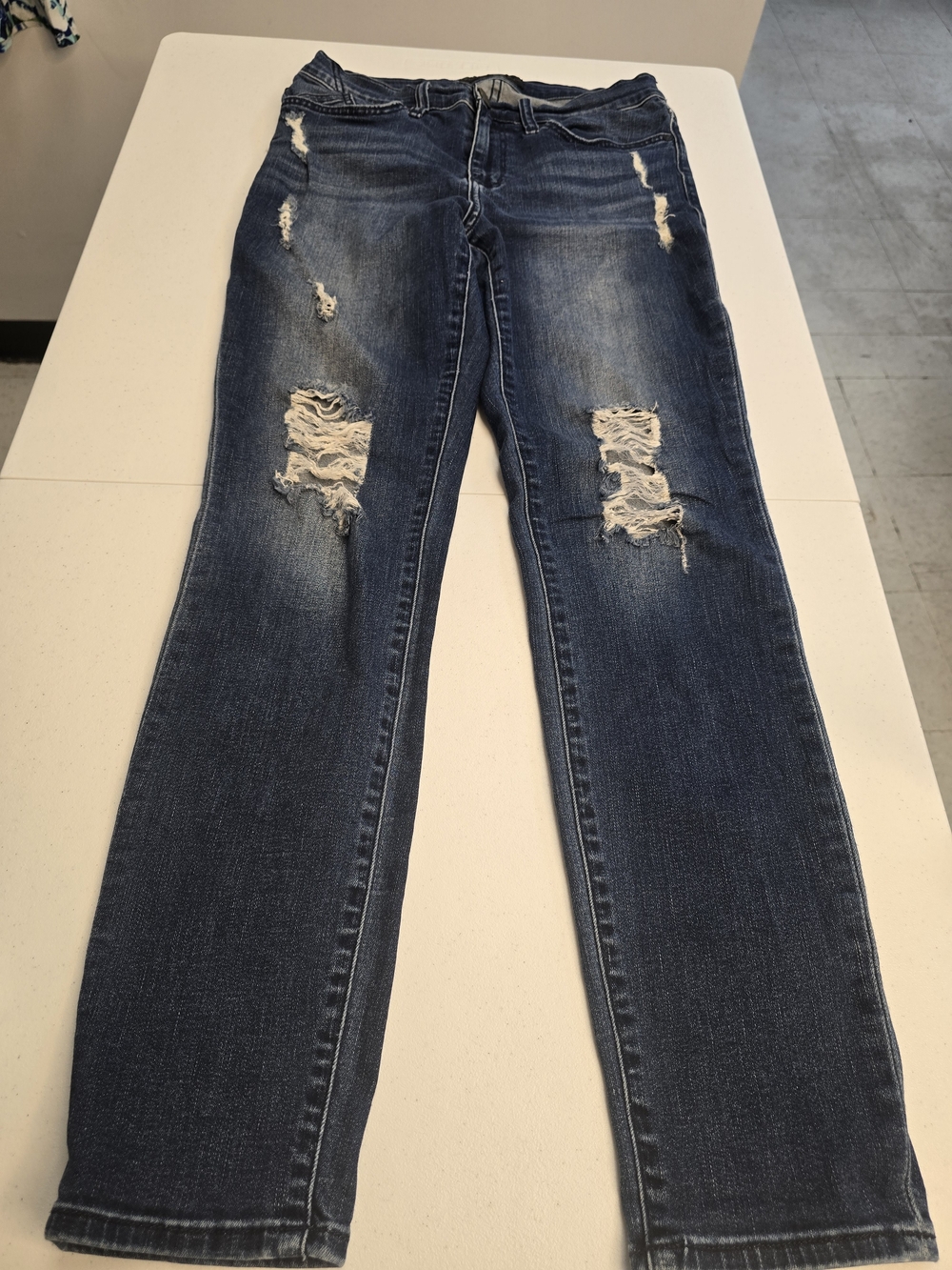 Rock & Republic Distressed Dark Blue Straight Leg Jeans
